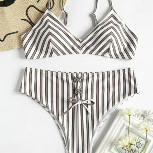 Striped lace-up high waist bikini set - Picture 2 of 8